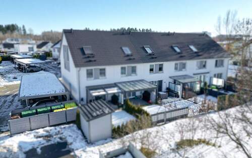 Aussenansicht - Ein Zuhause für Ihre Familie - Reihenhaus mit Wohlfühlcharakter
