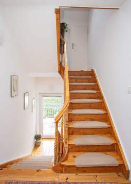 Hauptwohnung - Treppenhaus/Flur - 