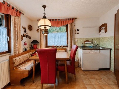 Küche - 5 Zimmer Einfamilienhaus zum Kaufen in Neustadt