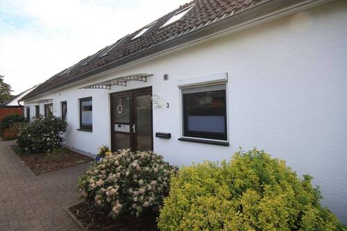 Der Eingangsbereich - 4 Zimmer Etagenwohnung in Langwedel