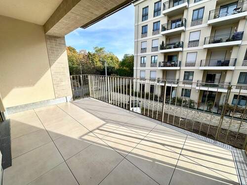 schöne Loggia - 3 Zimmer Etagenwohnung in Dresden