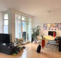 Zwei Zimmer mit Terrasse und Stellplatz. Ideal für eine Person. Provisionsfrei. - Gernsbach