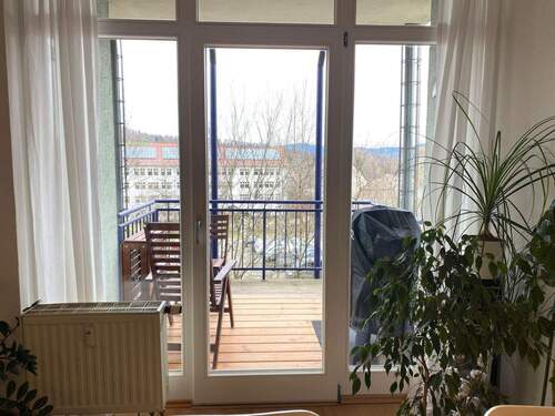 Blick zur Loggia.JPG - 2 Zimmer Etagenwohnung in Gernsbach