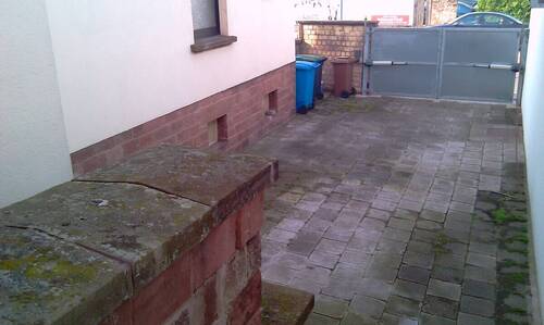 2 Stellplätze Hof - Mehrfamilienhaus, Wohnhaus in Zweibrücken