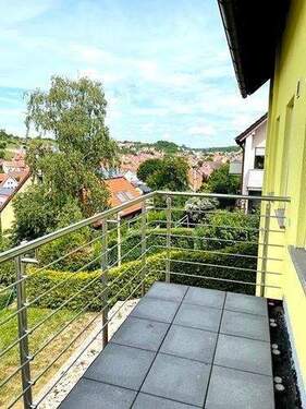 .. gepflegt ! - Moderne Wohnung mit Aussicht in ruhiger Lage !