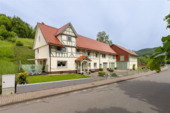 Haus mit Terrasse - 8 Zimmer Einfamilienhaus in Meinhard