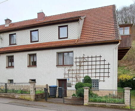Außen.1 - Gemütliche Doppelhaushälfte mit Gartenidylle in Kleinschmalkalden - Ihr neues Zuhause im Grünen!'