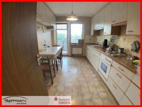 Küche mit Zugang zum Balkon - 