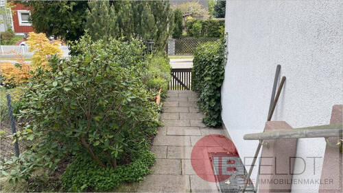 Hauseingang - Einfamilienhaus mit 235,00 m&sup2; in Teltow zum Kaufen