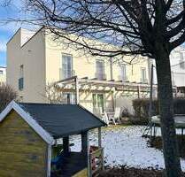 Familientraum in Ditzingen: Reiheneckhaus mit Garten, Dachterrasse, Garage, Carport und Einbauküche