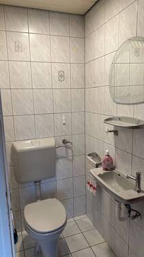 EG-Wohnung, Gäste-WC - 