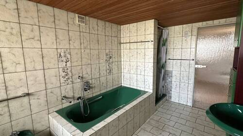 OG-Wohnung, Bad - 