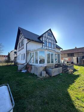 Hausansicht - 8 Zimmer Einfamilienhaus zum Kaufen in Arnstadt
