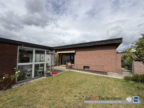 rückwärtige Ansicht - Einfamilienhaus mit 130,00 m² in Lübeck zum Kaufen