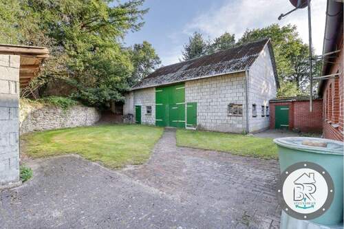 Nebengebäude auch z.B. als Stall nutzbar - 