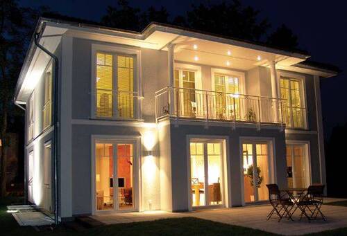 Garten Nacht.jpg - 6 Zimmer Einfamilienhaus in Kleinmachnow