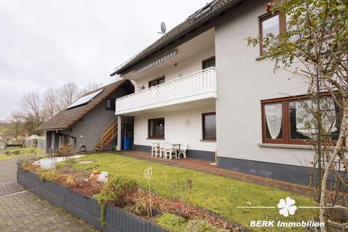 Seitenansicht - 8 Zimmer Mehrfamilienhaus, Wohnhaus zum Kaufen in Mömbris / Rothengrund