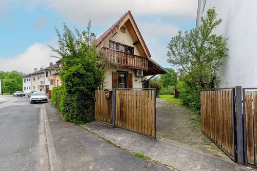 Straßenansicht - 3 Zimmer Doppelhaushälfte zum Kaufen in Pfinztal