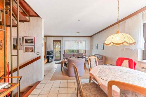 Wohn- und Essbereich - 4 Zimmer Doppelhaushälfte in Freiberg am Neckar