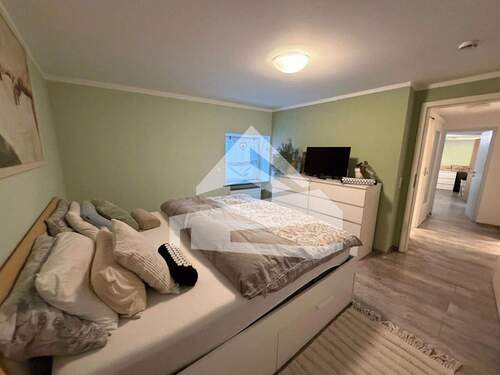 Schlafzimmer 2 - Mehrfamilienhaus, Wohnhaus mit 273,00 m&sup2; in Trier zum Kaufen