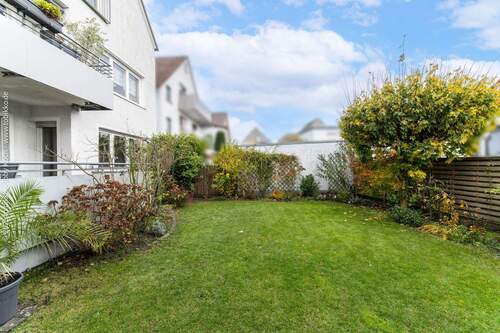 Garten - 9 Zimmer Mehrfamilienhaus, Wohnhaus zum Kaufen in Mühlheim am Main