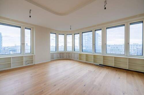 Wohnzimmer - Lichtdurchflutetes City-Domizil: High-End-Ausstattung trifft Süd-Loggia mit Weitblick