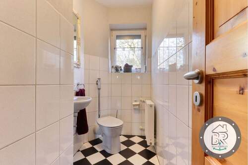 Gäste-WC mit Tageslicht - 