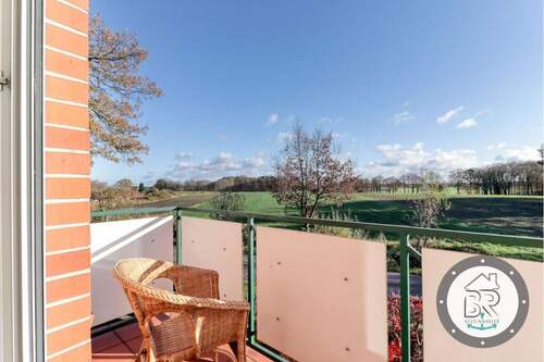Sonniger Balkon mit Fernsicht - 