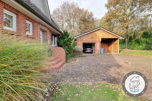 Große Auffahrt mit Garage und Carport - 6 Zimmer Einfamilienhaus in Lamstedt