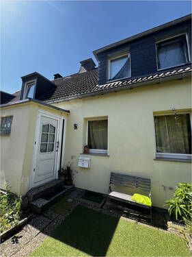 Frontansicht - !!Handwerker aufgepasst!! renovierungsbedürftige ETW mit Einfamilienhaus-Charakter in Aachen-Forst