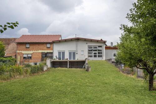 Halle / Terrasse Südansicht - Mehrfamilienhaus, Wohnhaus mit 300,00 m² in Freckenfeld zum Kaufen