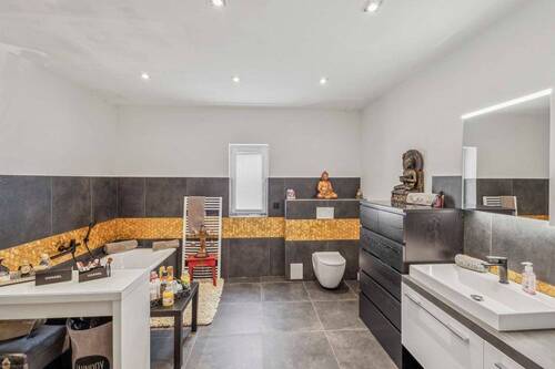 Vollbad im EG. mit Wanne - 