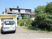HausansichtAbstand.JPG - 1 Zimmer Mehrfamilienhaus, Wohnhaus zum Kaufen in Böhmenkirch