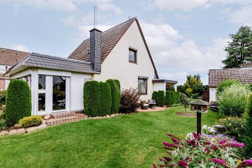 Hausansicht - 4 Zimmer Einfamilienhaus zum Kaufen in Bienenbüttel