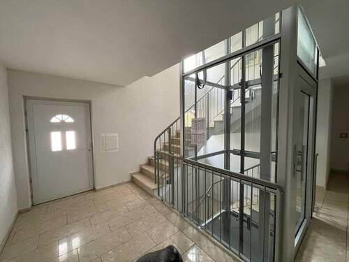 Treppenhaus - Etagenwohnung in Körle