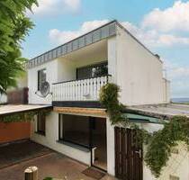 Preiswert & für die Familie: Reiheneckhaus mit Gartenoase & Garage oberhalb vom Ortskern - Vlotho