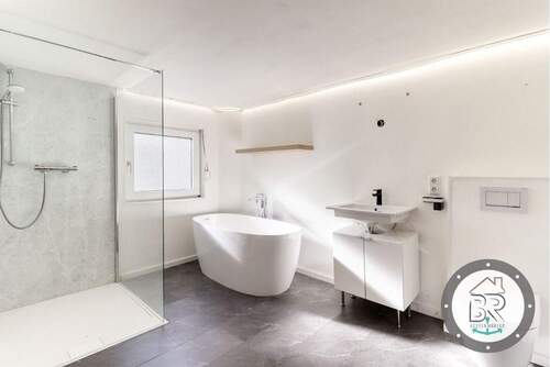 Modernes Badezimmer - 