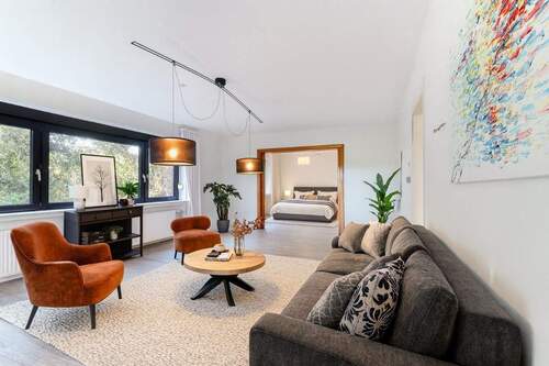 Beispielhafte Einrichtung (KI unterstützt) - 