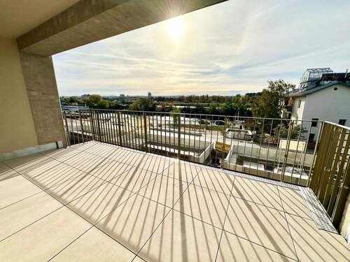 große Loggia mit Ausblick - * Elbblick - Erstbezug einer modernen 3 Raumwohnung mit großer Loggia in der HafenCity *