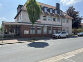 In gepflegtem 6-Parteiehaus - 