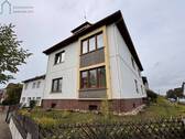 Bild 1 - Immobilie mit hervorragender Substanz und viel Platz, inklusive 4 Garagen!