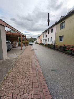 Straße Richtung Süden - 4 Zimmer Etagenwohnung zum Kaufen in Marxzell