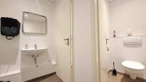 WC - 