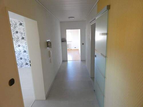 Flur2.JPG - 4 Zimmer Etagenwohnung zur Miete in Göppingen