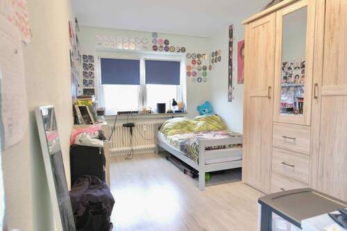 Schlafzimmer 2 OG links - 