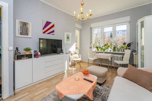 Wohnzimmer - 2 Zimmer Etagenwohnung in Berlin