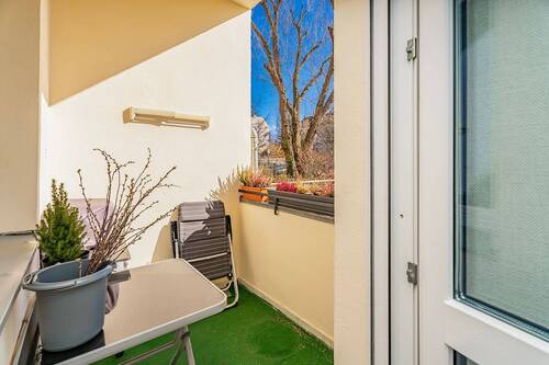 Balkon - Etagenwohnung mit 40,90 m&sup2; in Berlin zum Kaufen