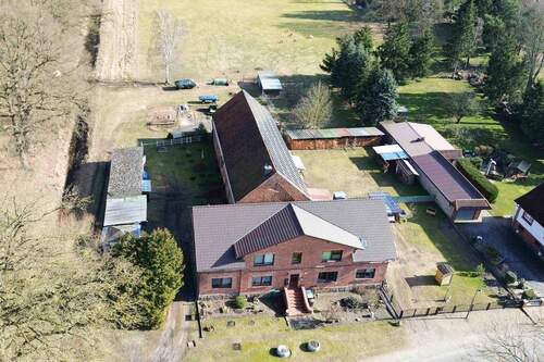 Luftansicht Front - 1 Zimmer Mehrfamilienhaus, Wohnhaus zum Kaufen in Lüblow