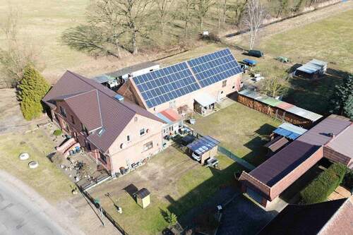 Luftansicht Seite - 1 Zimmer Mehrfamilienhaus, Wohnhaus in Lüblow