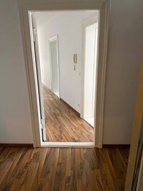 Wohnungseingang Diele - 3 Zimmer Etagenwohnung zur Miete in Frankfurt (Oder)